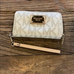 Michael Kors wristlet